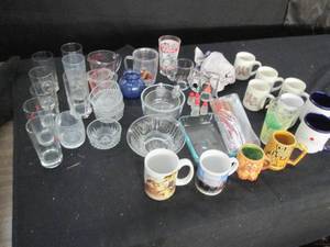 lot 197 image: Glass drinkware, mugs, salt and pep...