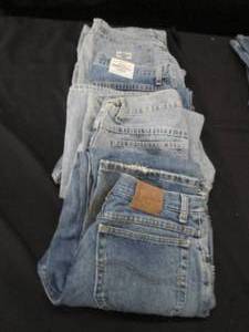 lot 307 image: Lot of (4) mens Lee and Lee Dungar...
