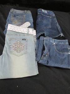lot 312 image: Mixed lot of assorted womens denim...