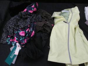 lot 319 image: Womens large Weatherproof hooded j...