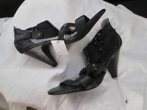 lot 323 image: Womens size 8.5 strappy black leat...