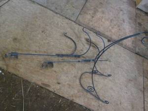 lot 96 image: Vintage metal freestanding plant ha...