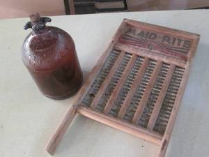 lot 120 image: Vintage amber tone corked water jug...