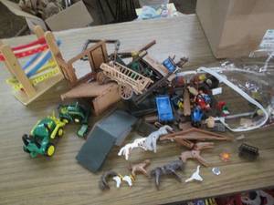 lot 122 image: Lot of vintage to modern day Childr...