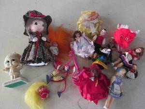 lot 128 image: Lot of assorted size and style vint...