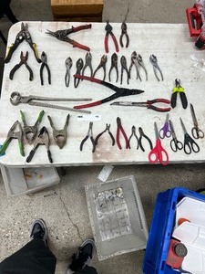 lot 160 image: TABLE FULL OF PLIERS, DIKES , ETC