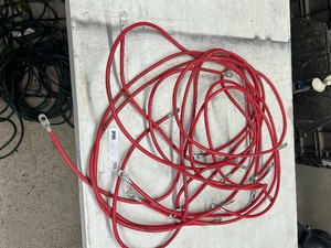 lot 183 image: 8 B ATTERY CABLES