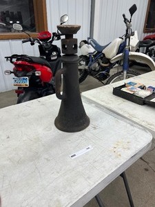 lot 184 image: OLD FASHION JACK STAND