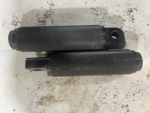 lot 209 image: BLACK FOOT PEGS FOR HARLEY DAVIDSON