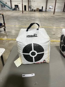 lot 232 image: DELTA MCKENZIE BOW TARGET