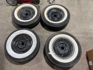 lot 256 image: 4- 15 RIMS W WHITE WALL TIRES