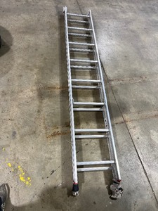 lot 259 image: 13FT METAL EXTENSION LADDER