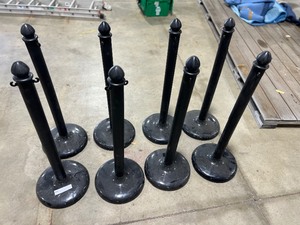 lot 260 image: 8 APRON POLES FOR ROPING OFF SHOWCAR WITH CHAIN