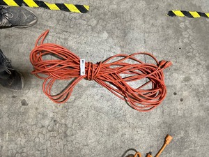 lot 291 image: 100FT EXTENSION CORD