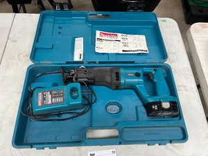 lot 53 image: MAKITA RICIPROSAW W CHARGER & CASE