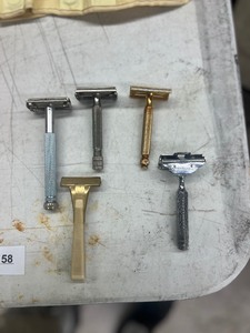 lot 58 image: 5 VINTAGE RAZORS