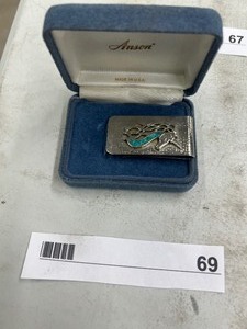 lot 69 image: VINTAGE MONEY CLIP