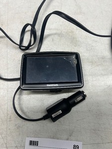 lot 89 image: TOMTOM W CHARGER