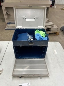 lot 106 image: TOOL BOX