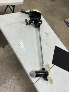 lot 133 image: TROLLING MOTOR