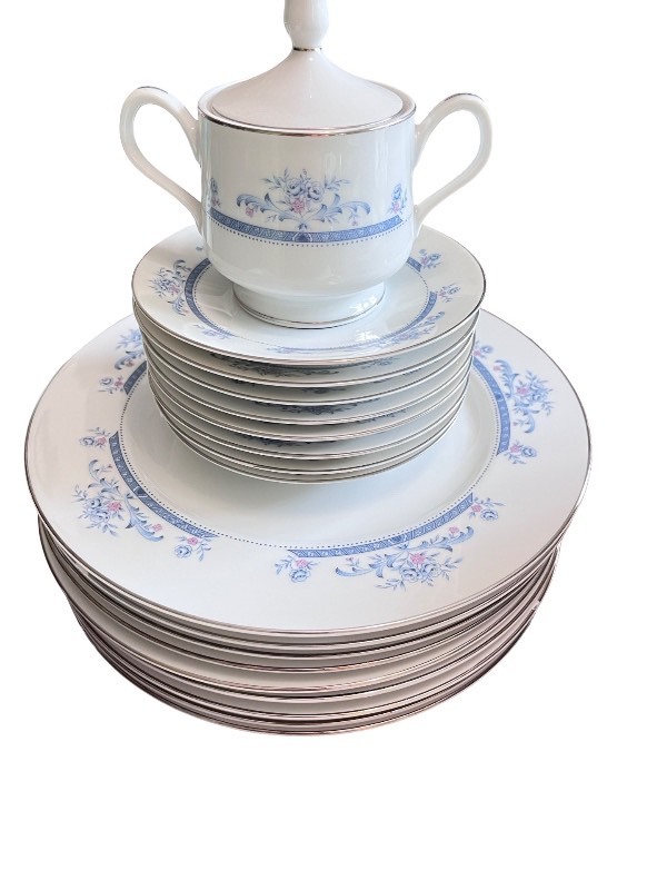 Clayton 348' Four Crown China Japan Blue Floral Dinnerware Set