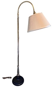 lot 19 image: 60 Brass Floor Lamp