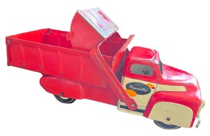 lot 3 image: Vintage Wyandotte Red Metal Dump Truck with Tilting Bed