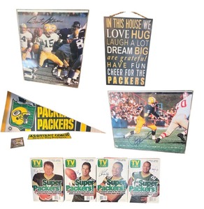 lot 33 image: Green Bay Packers Memorabilia Collection Autographed Photographs, TV guides and Pennants