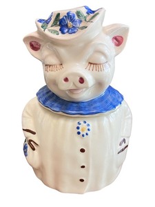 lot 39 image: Vintage Shawnee Pottery Winnie Pig Cookie Jar