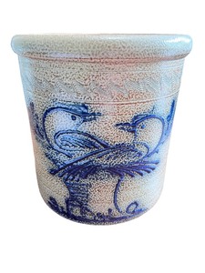 lot 44 image: Red Wing Pottery 1989 25th Anniversary Stoneware Crock with Bird Design