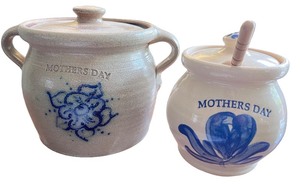 lot 70 image: Red Wing Pottery Mothers Day Special Crock Set with Lids & Honey Stick