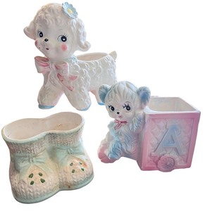lot 78 image: Set of 3 Vintage Ceramic Nursery Planters