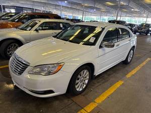 lot 2 image: 2012 Chrysler 200 Touring