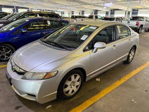 lot 6 image: 2009 Honda Civic LX