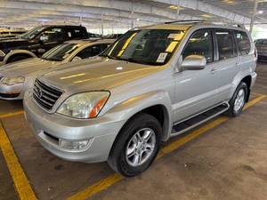 lot 12 image: 2005 Lexus GX 470 4x4