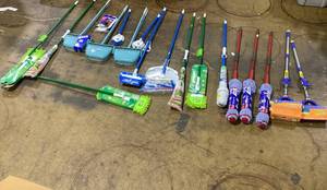 lot 423 image: Miscellaneous Lot of Mops and Brooms