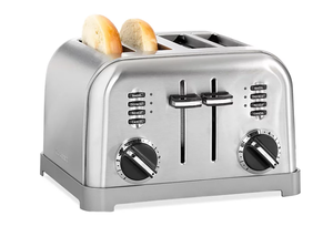 lot 114 image: Cuisinart  Classic 4-Slice Toaster