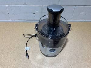 lot 27 image: NutriBullet 1000 Watt Juicer Pro