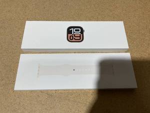 lot 4 image: Apple Watch Series 10 GPS 42mm Rose Gold Aluminum Case with Light Blush Sport Band - SM