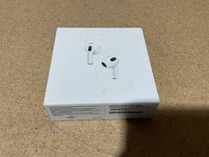 lot 30 image: Apple AirPods (3rd Generation)