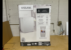 lot 68 image: VISSANI 5 cu. ft. Manual Defrost Chest Freezer