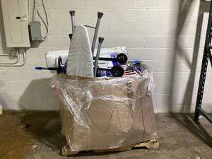 lot 706 image: Wholesale Pallet of Miscellaneous Items