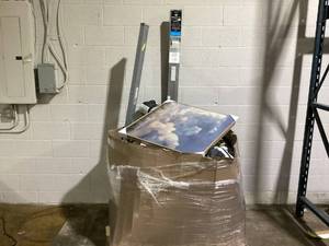 lot 708 image: Wholesale Pallet of Miscellaneous Items