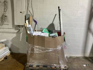 lot 803 image: Wholesale Pallet of Miscellaneous Items