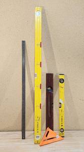 lot 123 image: Assorted Carpenters Measuring Accessories