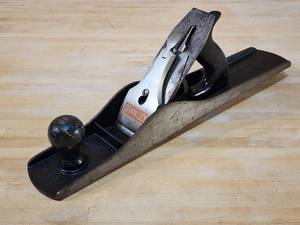 lot 47 image: Bailey Hand Planer No.6