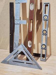 lot 141 image: Assorted Carpenters Measuring Accessories