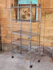 lot 43 image: Rolling Bakers Rack