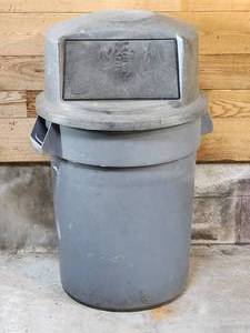 lot 134 image: Shop  Garage Trash Can