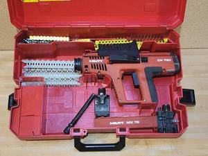 lot 121 image: Hilti DX750 Powder Actuated Direct Fastening Tool